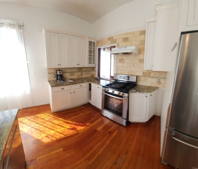 Building Photo - Islay Street  770-774