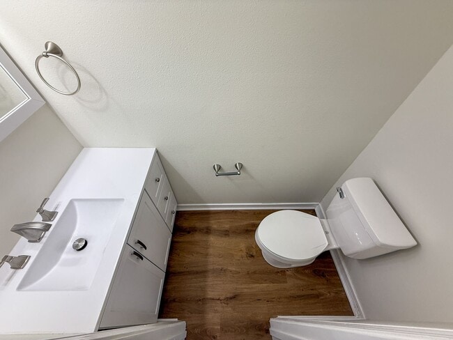 Building Photo - Pet Friendly & Completely remodeled 2 bedroom 1.5 bath townhouse available for rent!