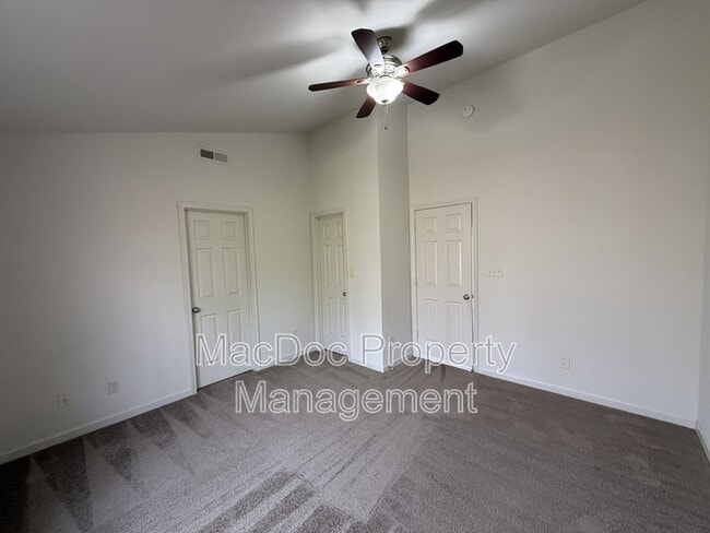 Building Photo - 4249 Normandy Ct