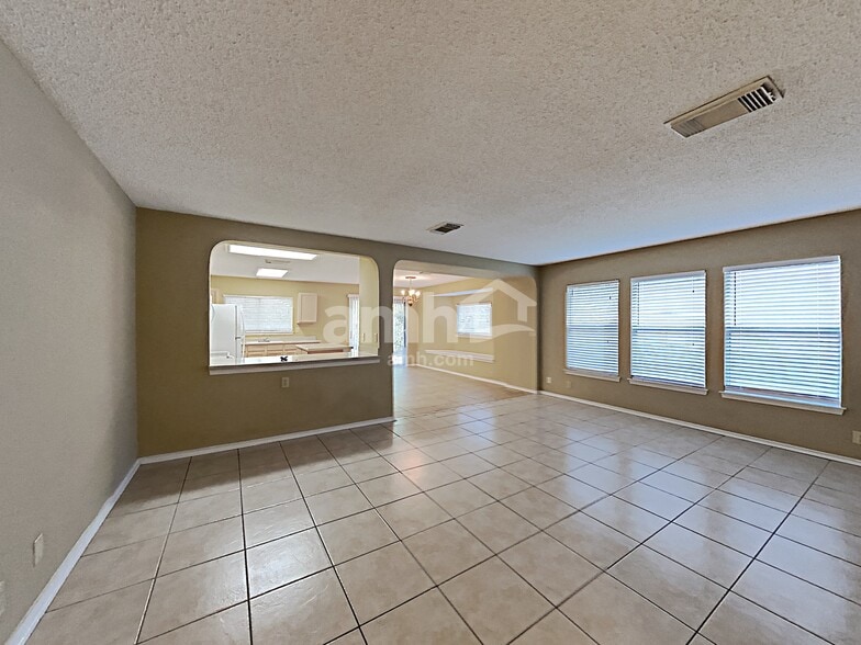 Building Photo - 10542 Westfield Pl