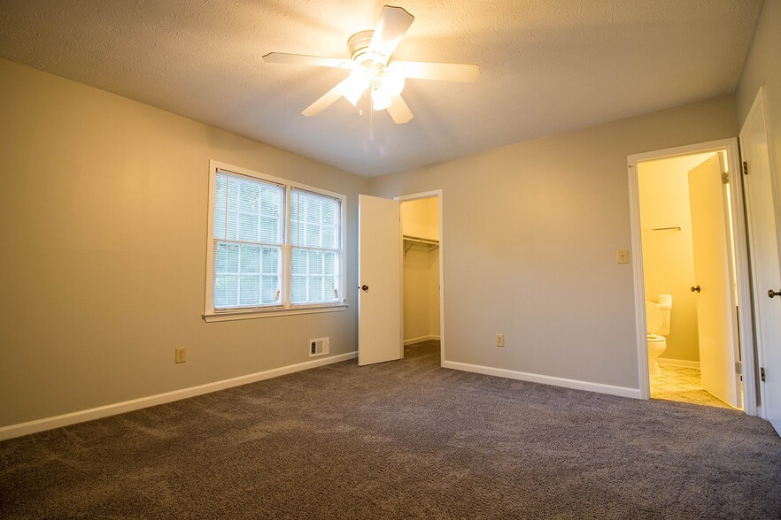 Building Photo - 617 Palm St