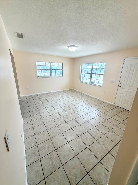 Building Photo - 506 Holt Cir
