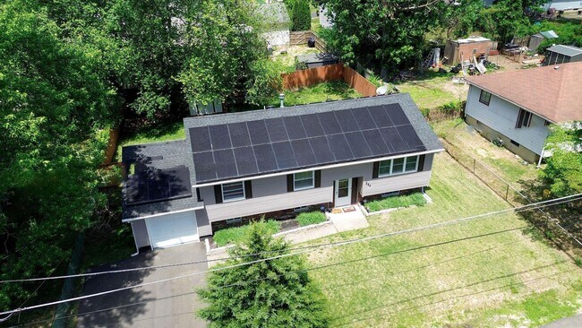 Building Photo - 226 Juniper Ave
