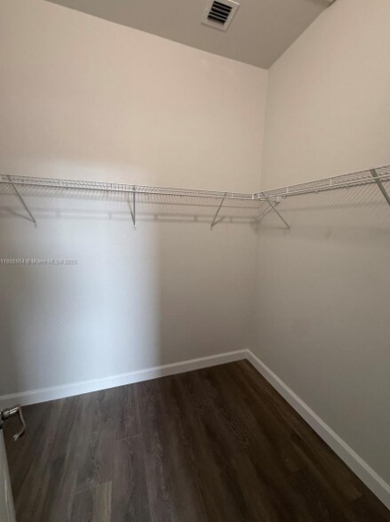 Building Photo - 2479 NE 4th St