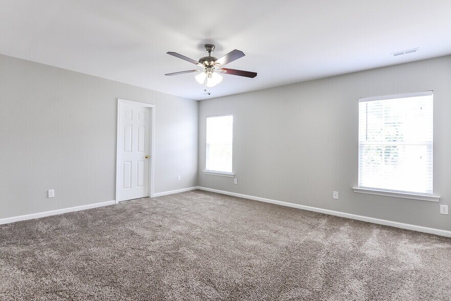 Building Photo - 4028 Oatgrass Ln