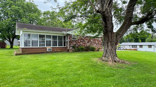 Building Photo - 101 Hickory Ln