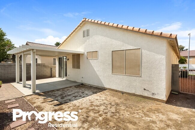 Building Photo - 5740 Indian Springs St