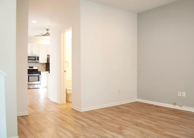 Building Photo - Lincoln Park Apartments!