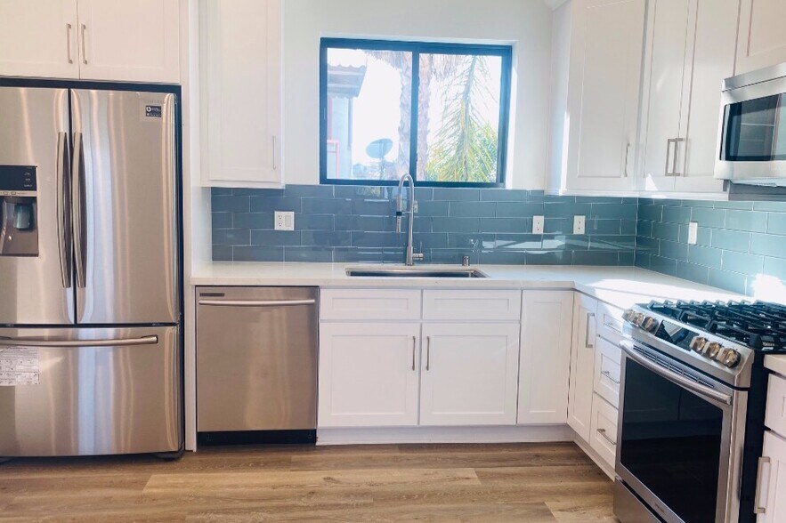 Kitchen - 2826 S Norton Ave