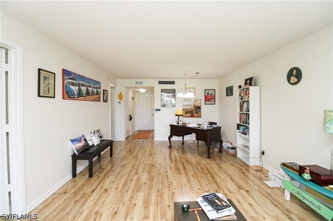 Building Photo - 41 High Point Cir S