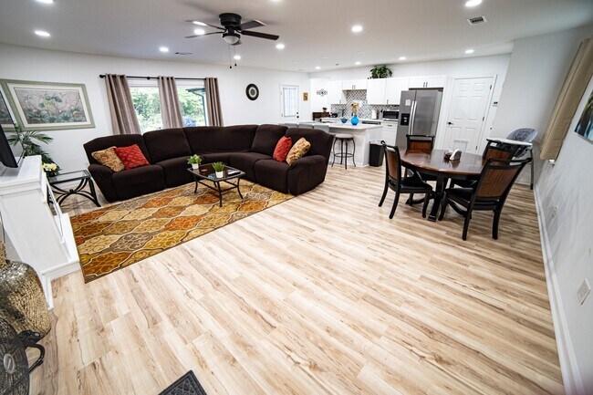 Primary Photo - 369 Crane Dr