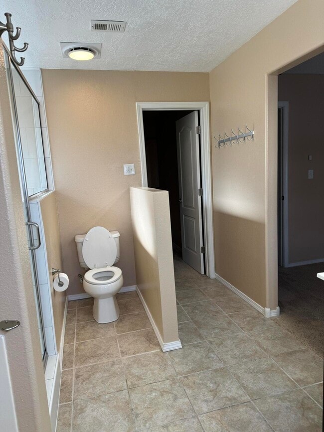 Building Photo - 10812 Fort Point Ln NE