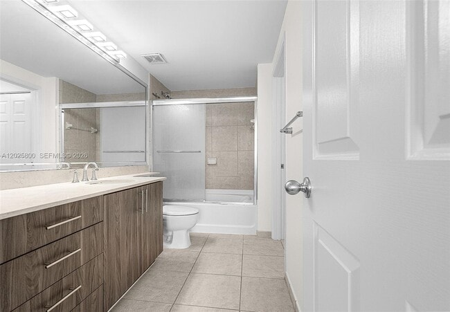 Building Photo - 2421 NE 65th St