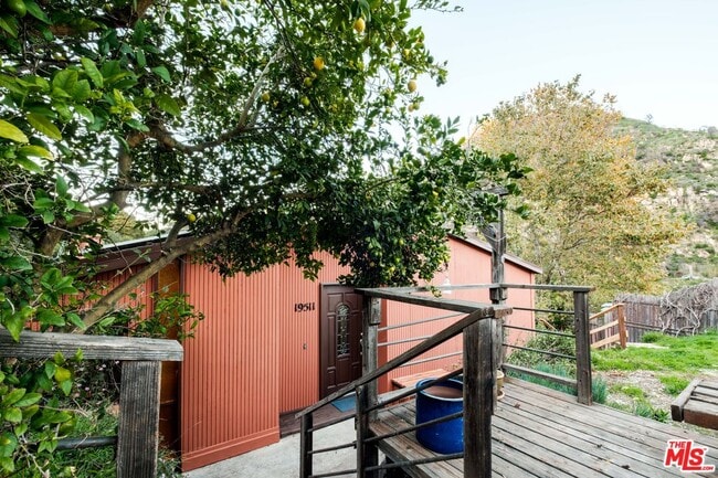 Building Photo - 19511 Sunken Trail