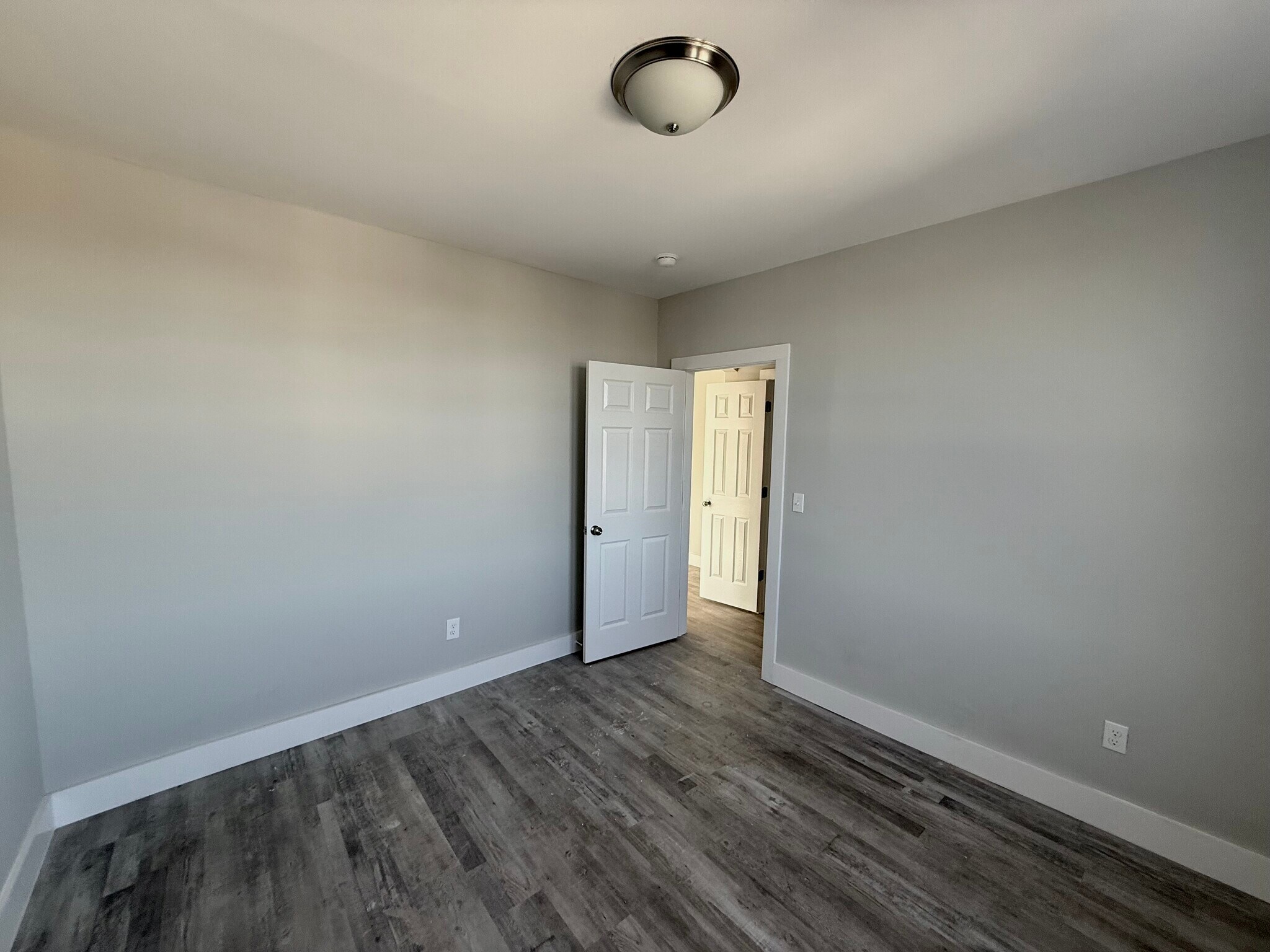 Building Photo - 237 E Broadway