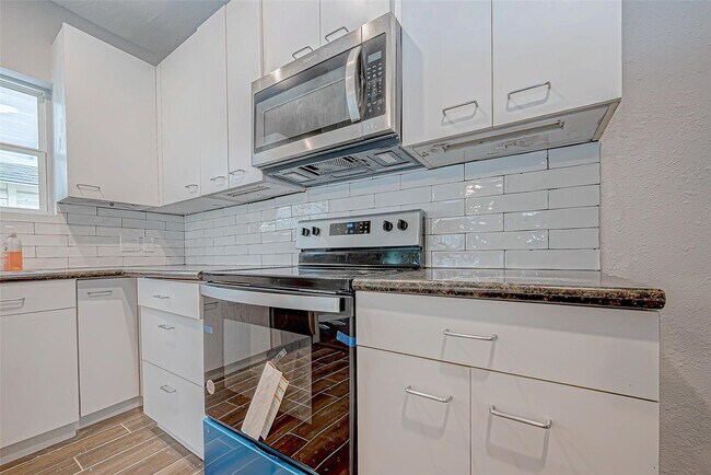 Building Photo - 7422 Avenue I