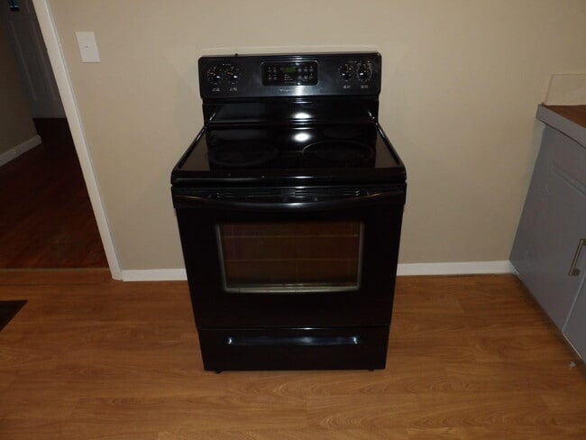 Building Photo - 146 Allnutt Dr