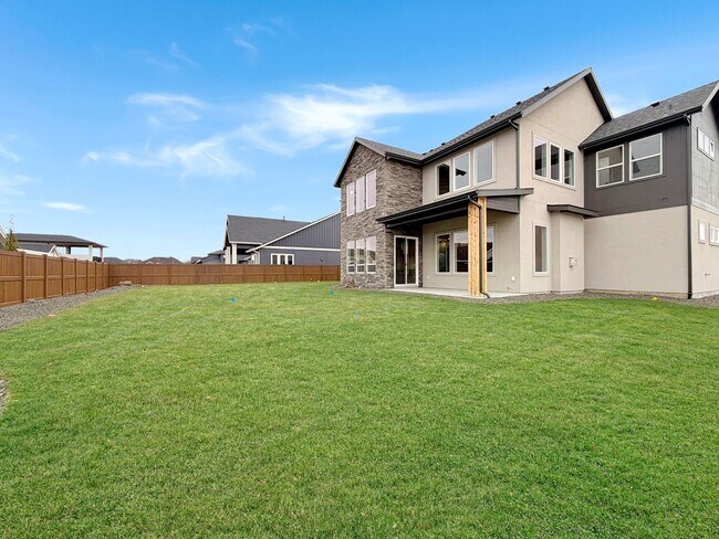 Building Photo - Pet-Friendly Luxury: New 4BD Construction with 2 Dedicated Offices in Eagle’s Centerra Community