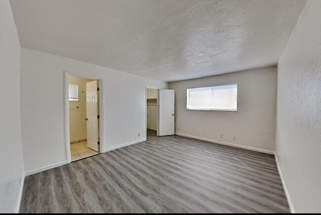Building Photo - 68th Ave