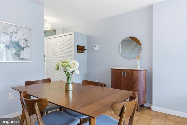 Building Photo - 1378 4th St SW