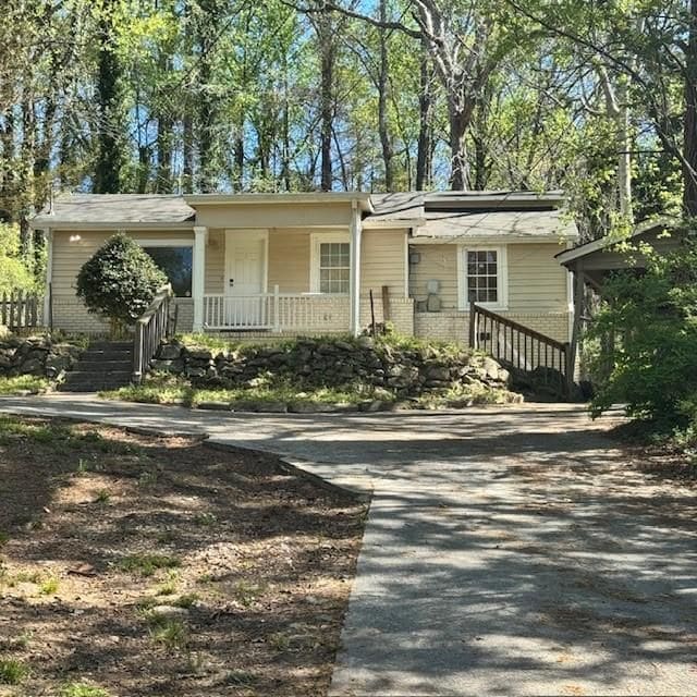 Building Photo - 2344 Ripplewater Dr SE