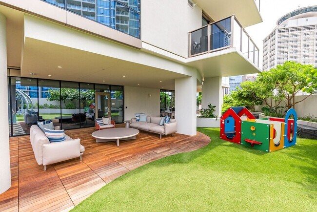 Building Photo - Sky Ala Moana (West) #3305 - Fully Furnished 1 BR/1 BA/1 Parking