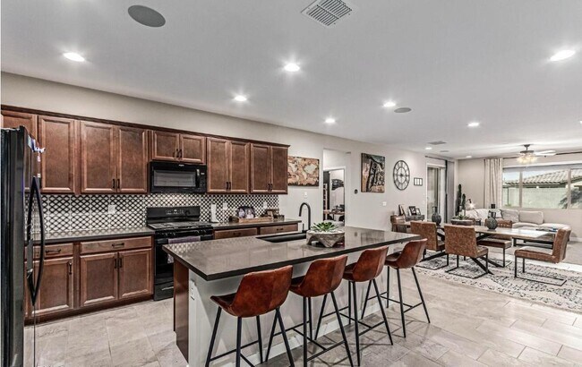 Building Photo - 5059 N 183rd Ln