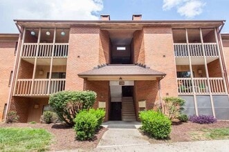Building Photo - Turtle Creek Condo for rent- walking distance to Stonefield Shopping & enjoy the pool soon!