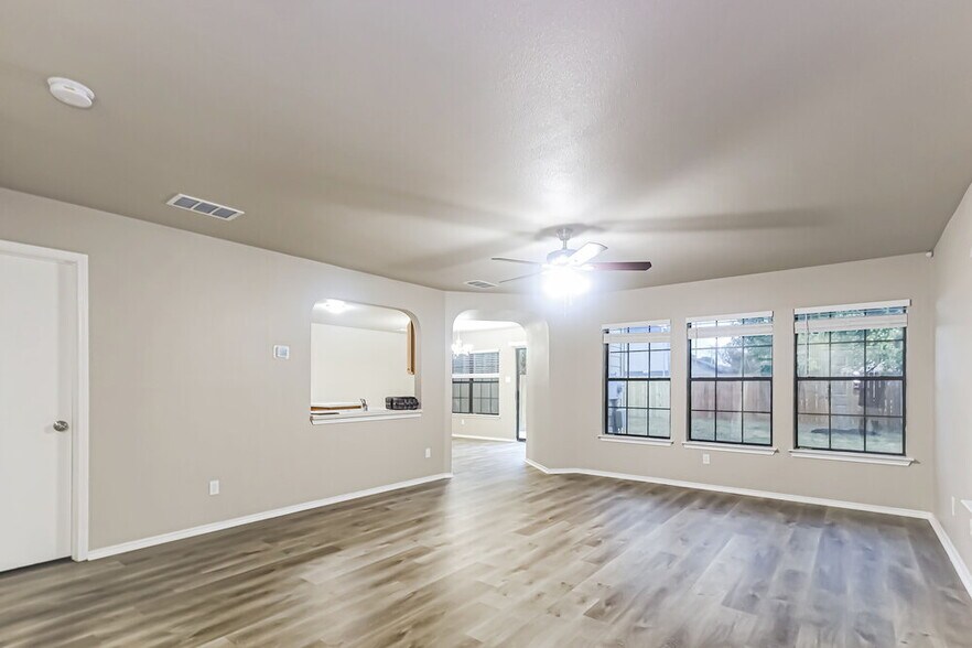 Building Photo - 2111 Paddle Creek