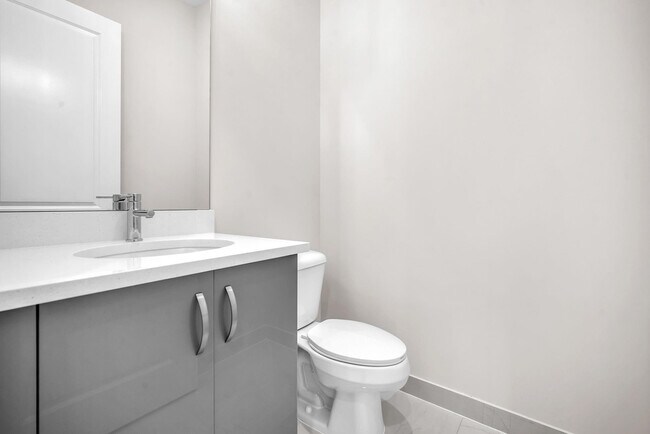 Building Photo - 10990 Violet Mdw St