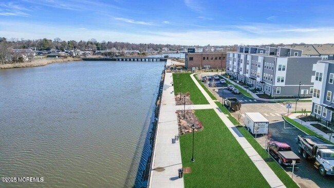 Building Photo - 16 Barton Ave