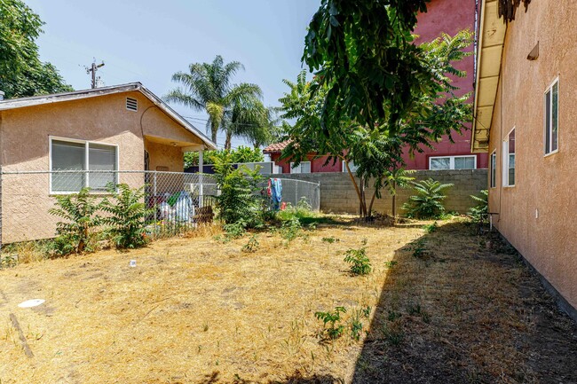 Building Photo - 3 bed 2 bath home for RENT in Modesto by H...