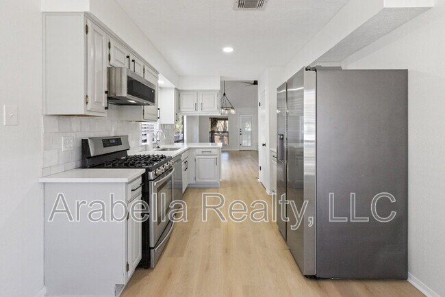 Building Photo - 8554 Timber Lodge