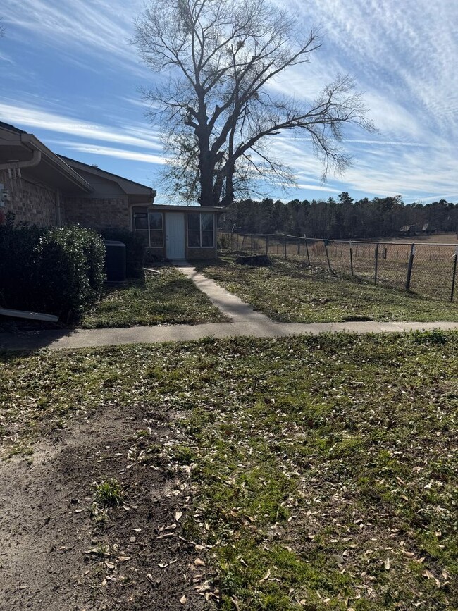 Building Photo - 4 Bedroom Home in Longview ISD