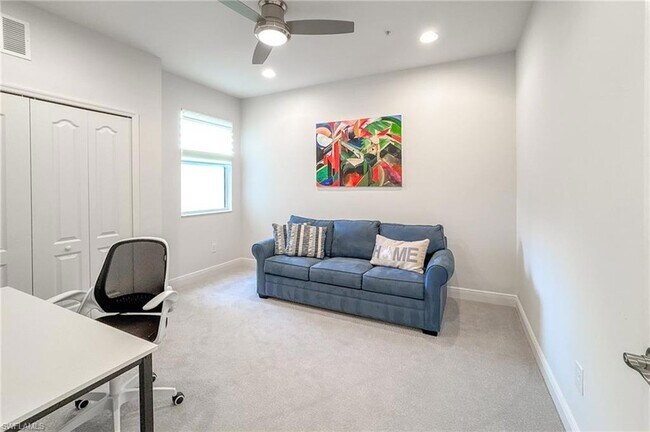 Building Photo - 6940 Avalon Cir