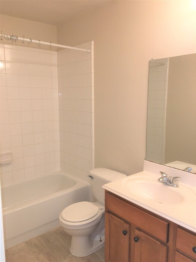 Building Photo - 2214 Valley View Crossing