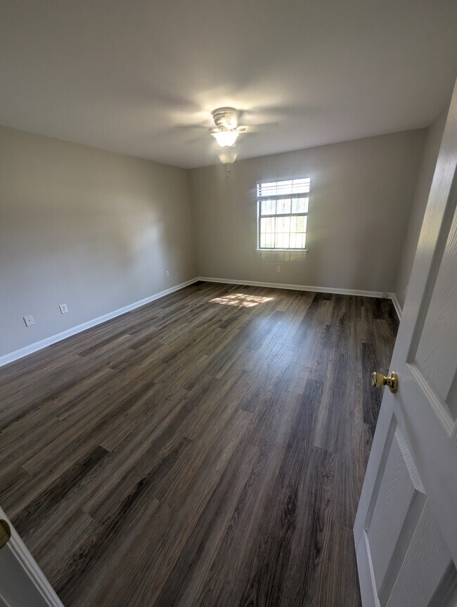 Master Bedroom Picture 1 - 501 Chandler Pl