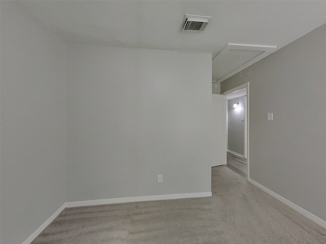 Building Photo - 6422 French Chateau Dr