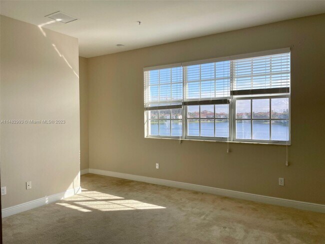 Building Photo - 2929 SW 119th Way