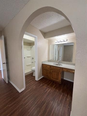 Building Photo - 721 Lindenwood Dr