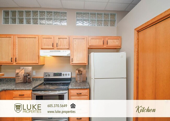 Building Photo - 332 N Blauvelt Ave