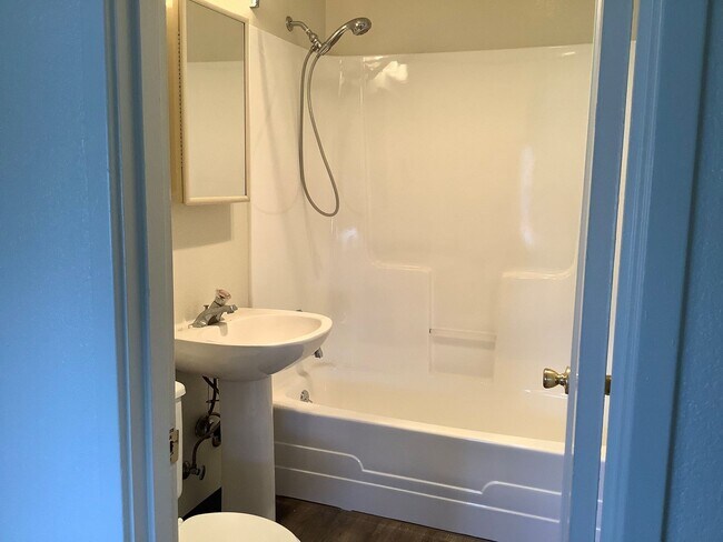 Building Photo - 0402