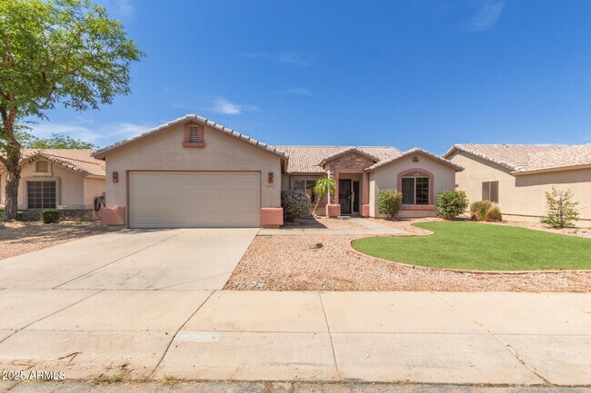 Primary Photo - 1642 E Desert Ln