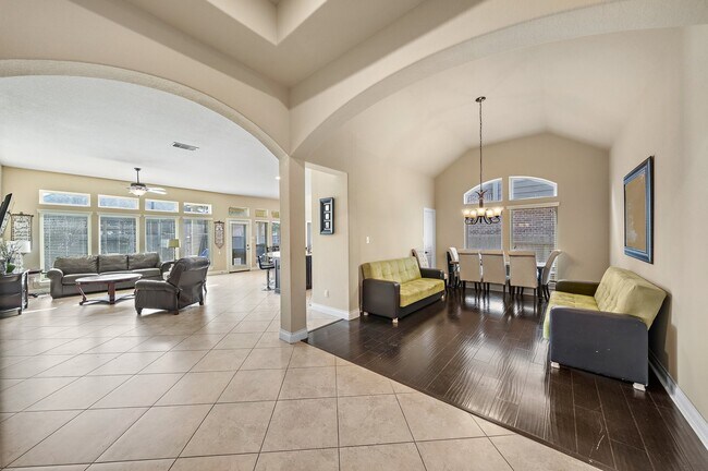 Building Photo - 17119 Kildonan Ct