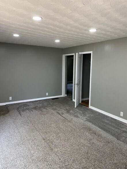 Building Photo - 1368 Laurel Glen Dr