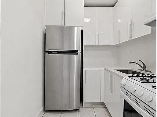 Building Photo - 1213 Avenue Z