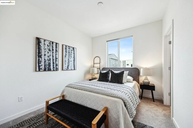 Building Photo - Modern 2+ Bedroom, 2++ Bathroom Living in ...