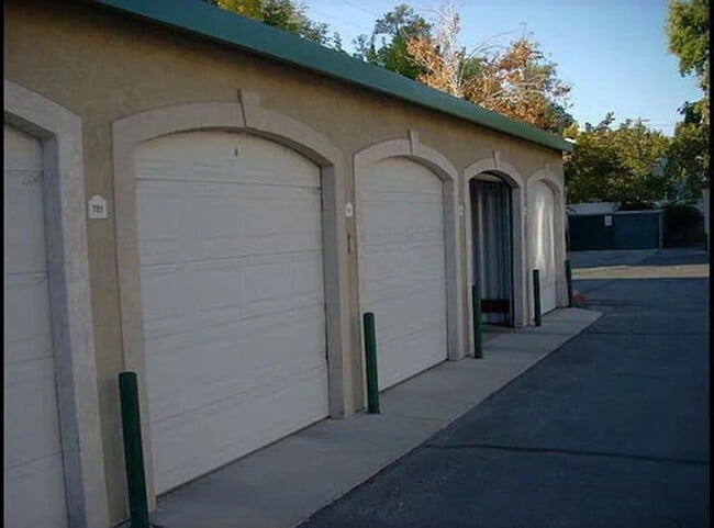 Building Photo - 150 S 800 E