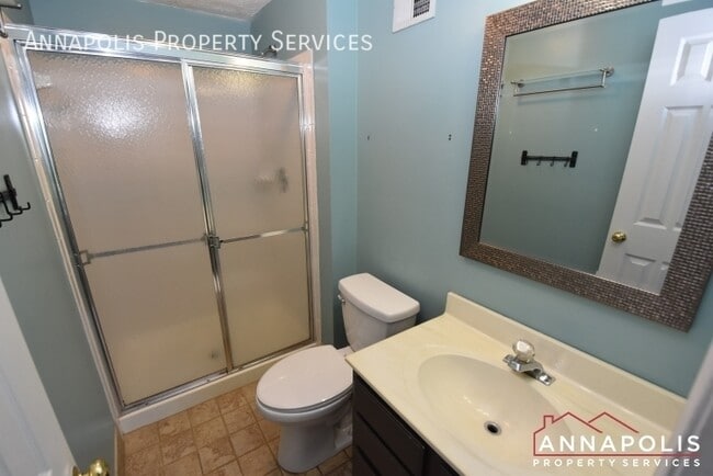 Building Photo - 806 Lilac Ct