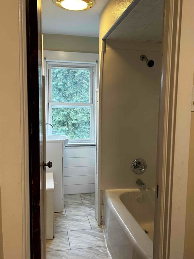 Building Photo - 327-329 Fremont Avenue